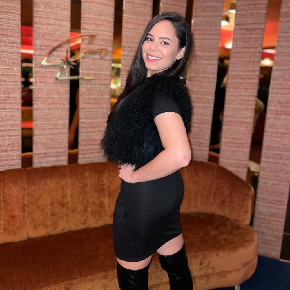 Meet your Posher, Chloe